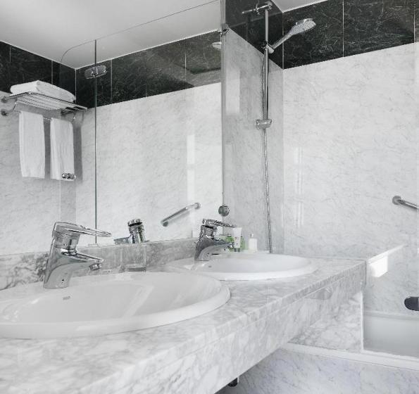 غرفة عائلية متصلة, NH Valencia Las Artes