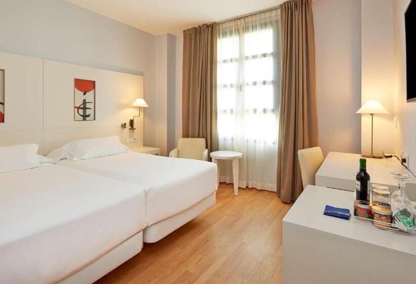 غرفة عائلية متصلة, NH Valencia Las Artes