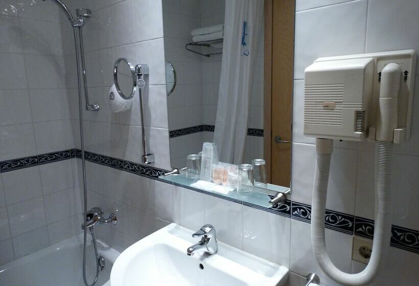 اتاق استاندارد سه نفره, Rambla