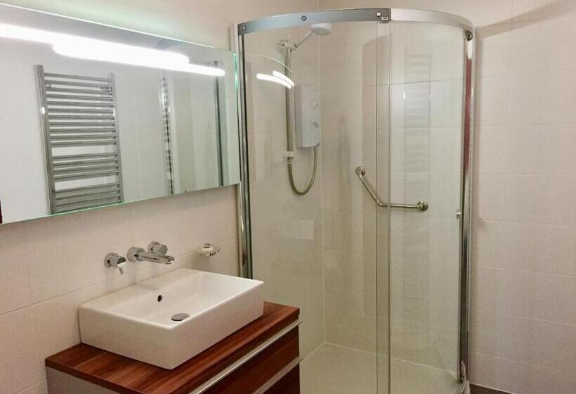 标准间, Dalrachney Lodge