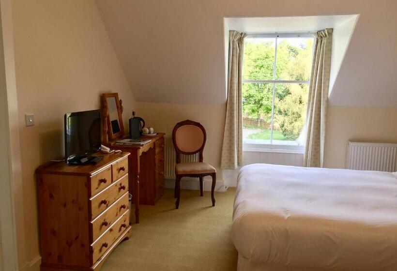 标准三人间, Dalrachney Lodge