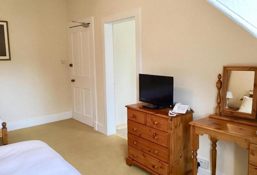 标准三人间, Dalrachney Lodge