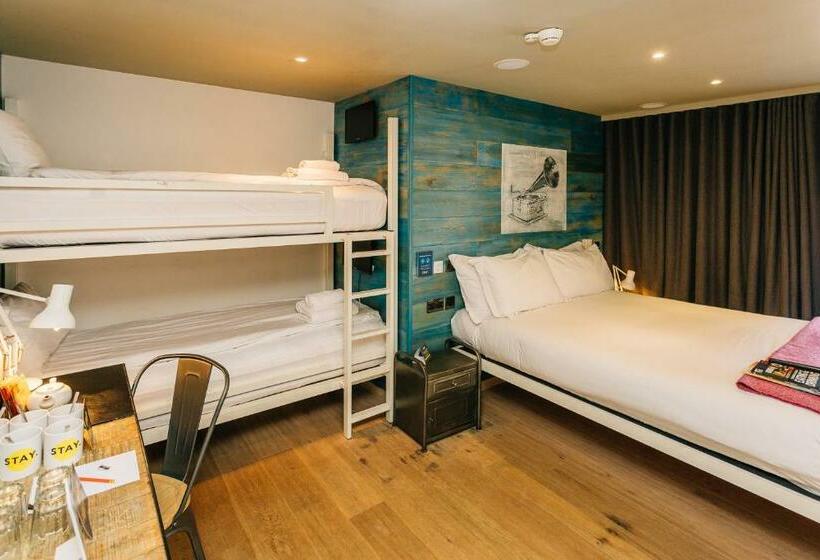 חדר סטנדרט לארבעה, Stay Central