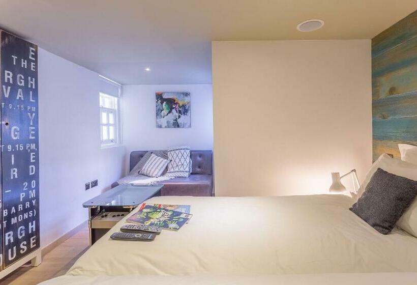 חדר אקזקיוטיב, Stay Central