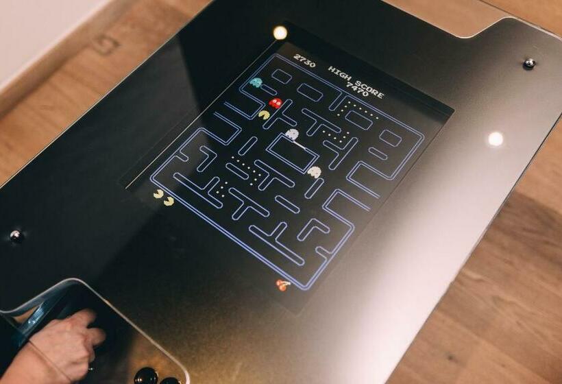 חדר אקזקיוטיב, Stay Central