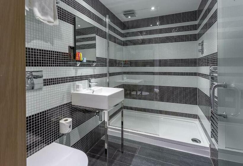 חדר אקזקיוטיב, Stay Central