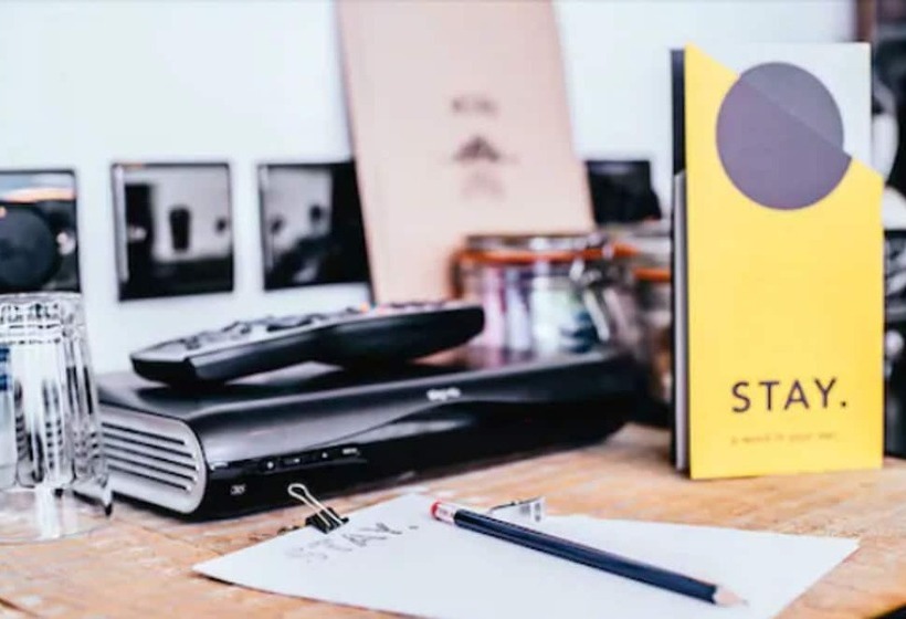 חדר אקזקיוטיב, Stay Central