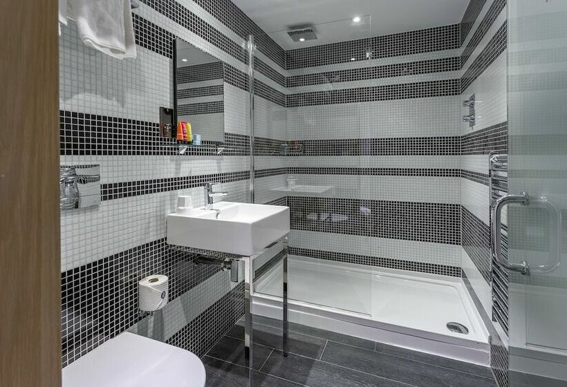 חדר אקזקיוטיב, Stay Central