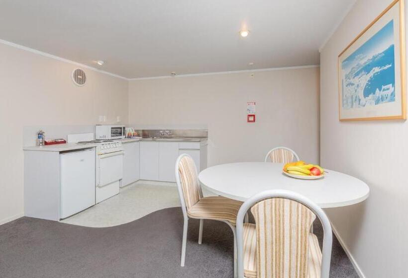 스탠다드 스튜디오, Aloha Seaview Resort Motel