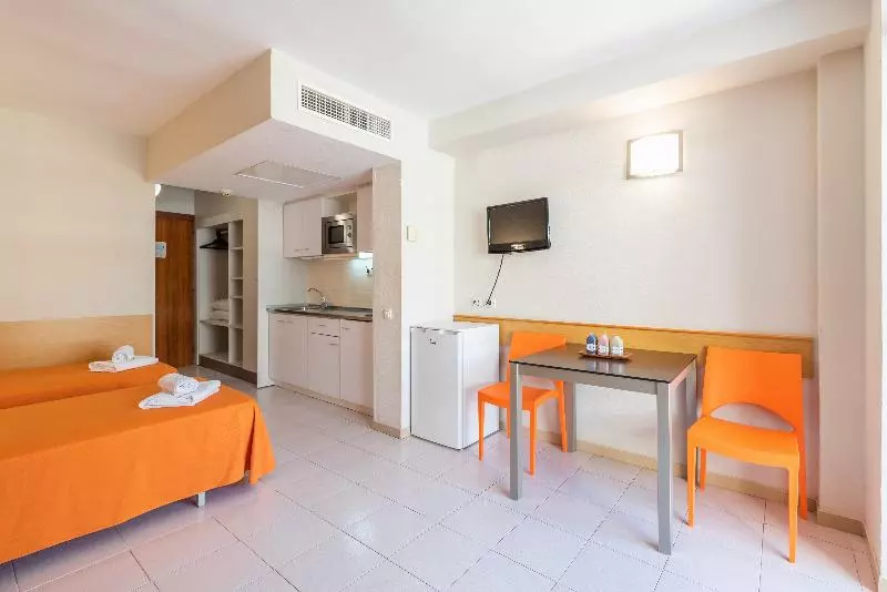 استودیوی استاندارد, Rentalmar Salou Pacific