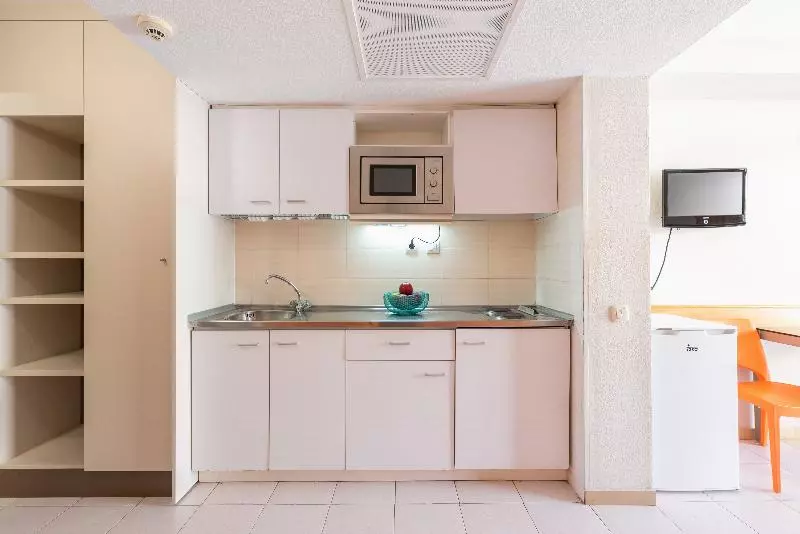 استودیوی استاندارد, Rentalmar Salou Pacific