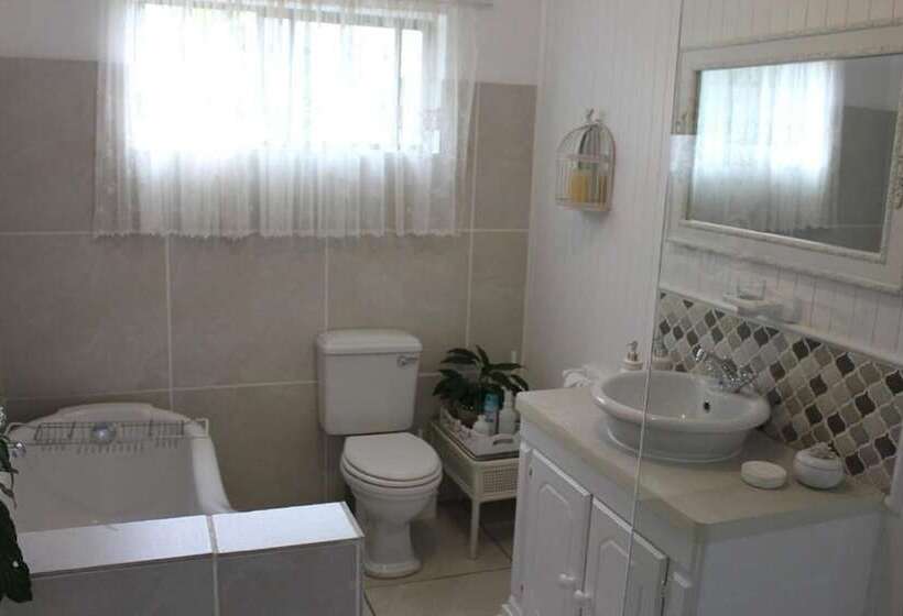 Номер Стандарт, The Sabie Town House Guest Lodge