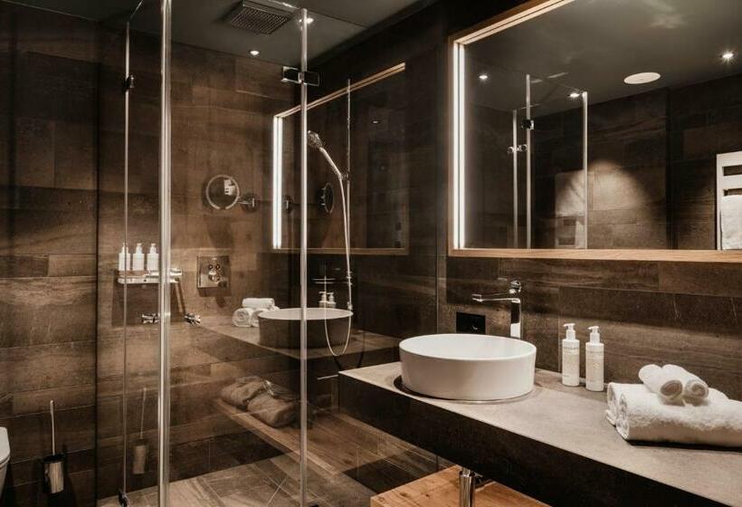 غرفة ديلوكس مزودة بشرفة, Berghotel Biberkopf