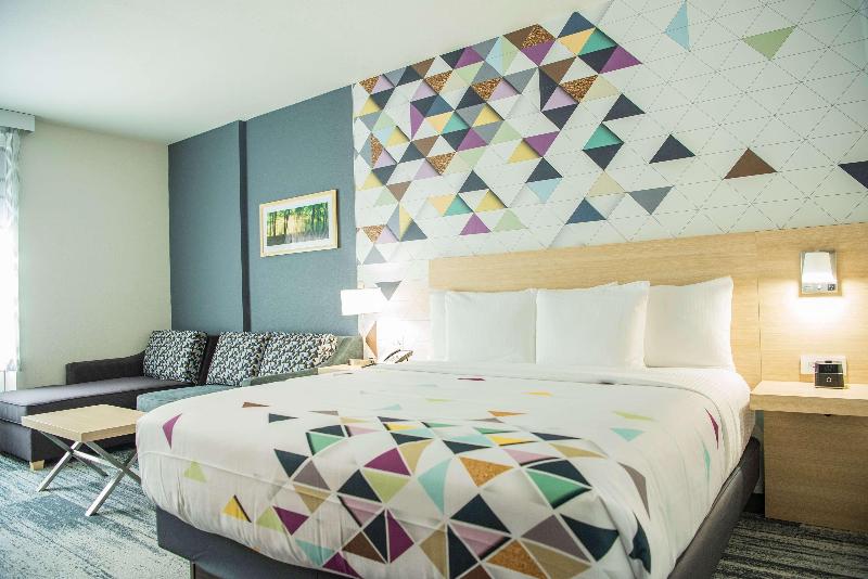 Номер Стандарт, La Quinta Inn & Suites By Wyndham Lake City