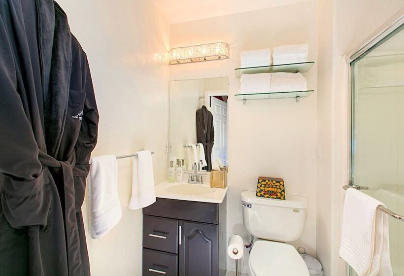 디럭스 룸 호수 전망, Quiet Mind Mountain Lodge, Retreat & Spa