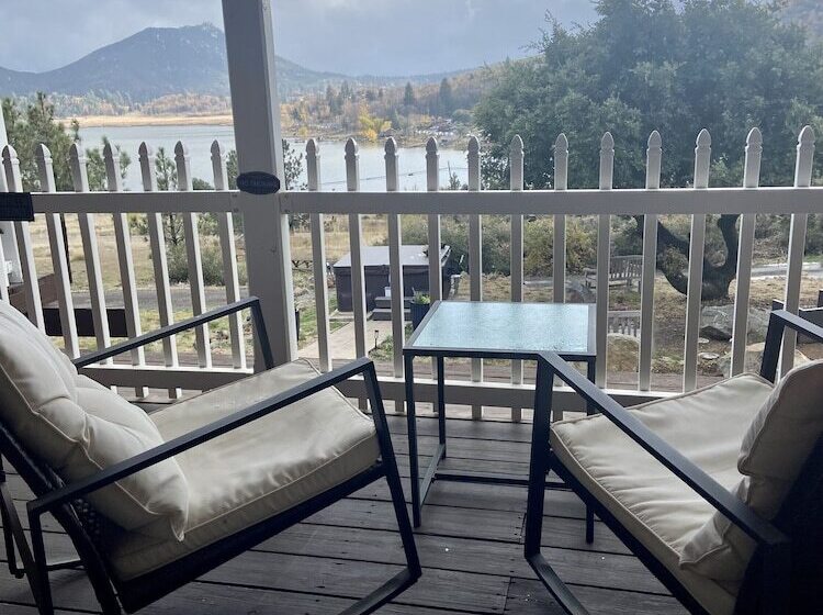 스탠다드 룸 호수 전망, Quiet Mind Mountain Lodge, Retreat & Spa