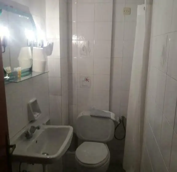 Pokój Standard, Aris