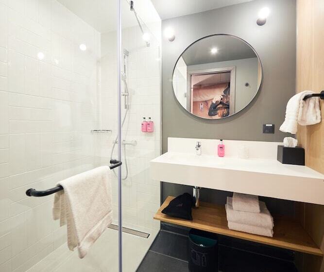 اتاق استاندارد, Moxy Bucharest Old Town