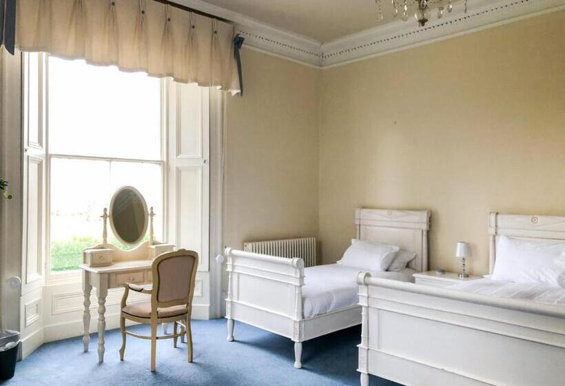 Habitació Triple Deluxe, Netley Hall