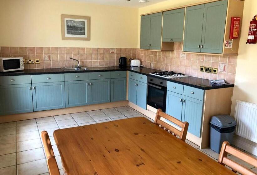 Casa 2 Dormitoris, Netley Hall