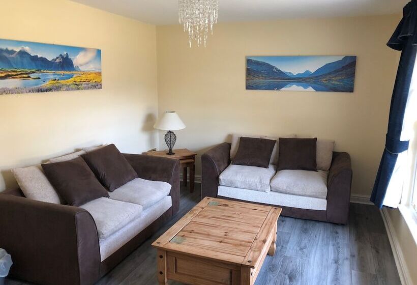 Casa 2 Dormitoris, Netley Hall