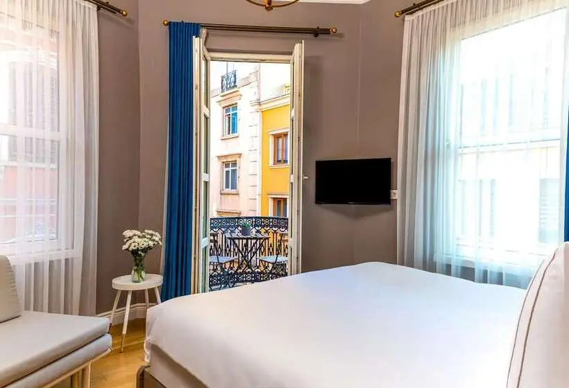 Deluxe Room with Balcony