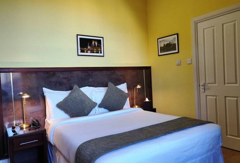 غرفة قياسية, Strathness House