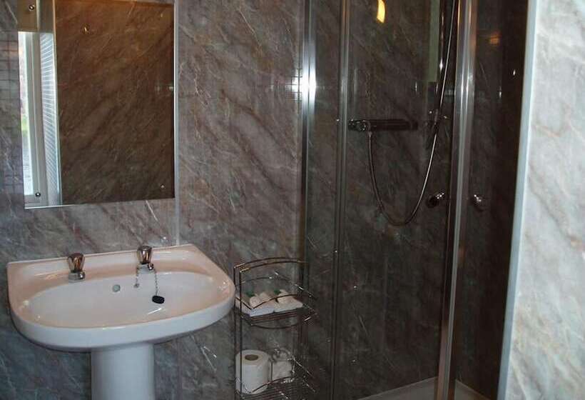 غرفة قياسية, Strathness House