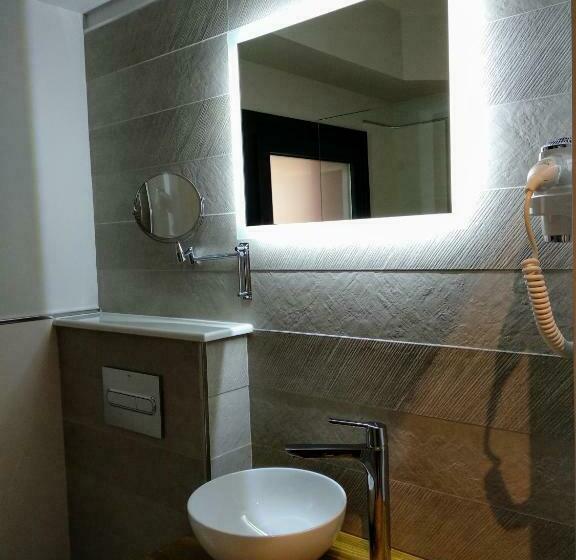 Номер Стандарт, Hostal Canton Plaza