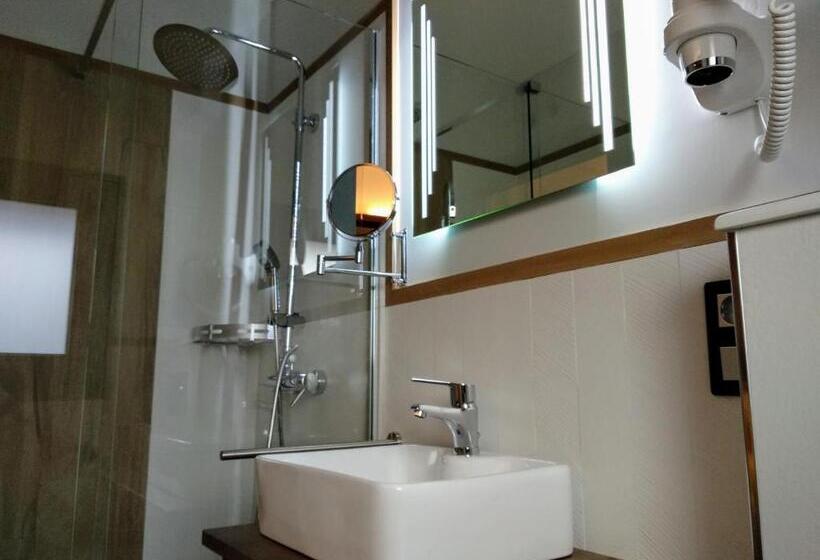 חדר סטנדרט לשלושה, Hostal Canton Plaza