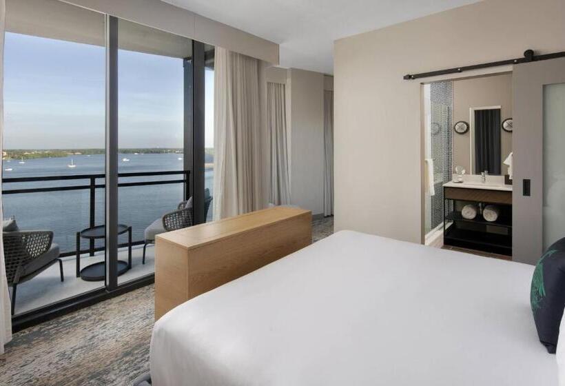带大床的小型套房, Luminary Hotel & Co., Autograph Collection