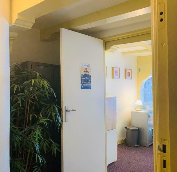 اتاق استاندارد, Amsterdam Central Guest House