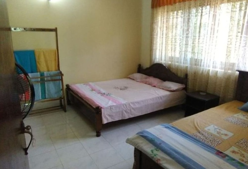 غرفة عائلية, Rivers Edge