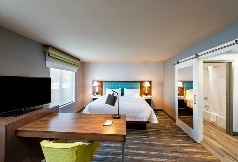 带大床的标准工作室, Hampton Inn & Suites Keller Town Center