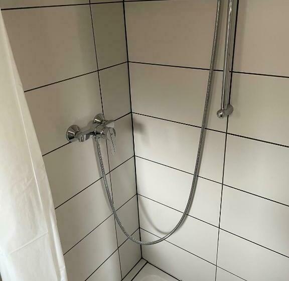 스탠다드 룸, Talstation Heumöderntal