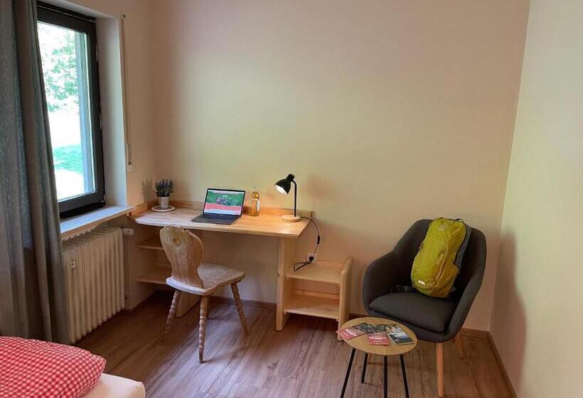 标准单人间, Talstation Heumöderntal