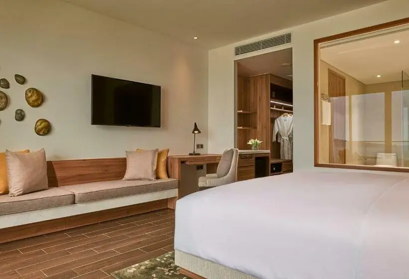 Superior Room King Size Bed