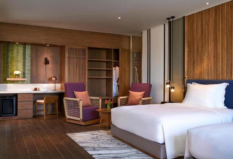 اتاق لوکس خانوادگی, Mövenpick Resort Waverly Phu Quoc