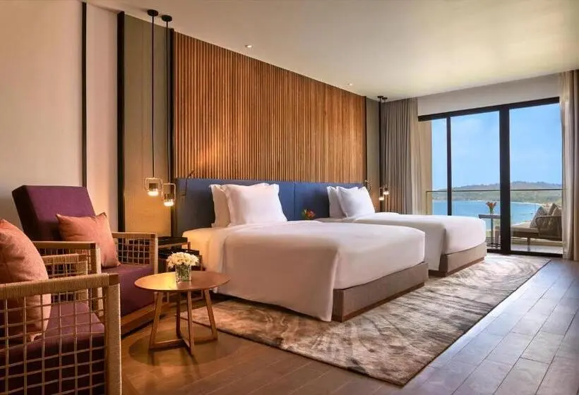 اتاق لوکس خانوادگی, Mövenpick Resort Waverly Phu Quoc