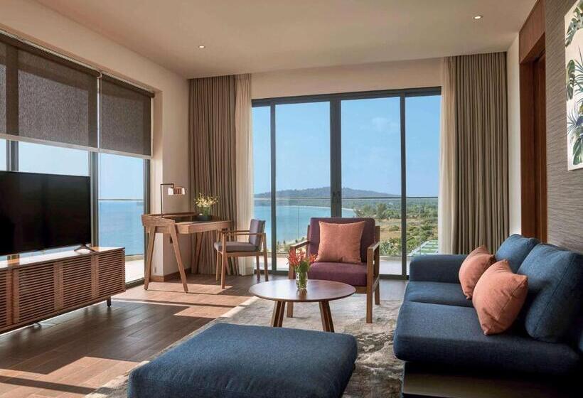 سوییت با چشمانداز دریا, Mövenpick Resort Waverly Phu Quoc