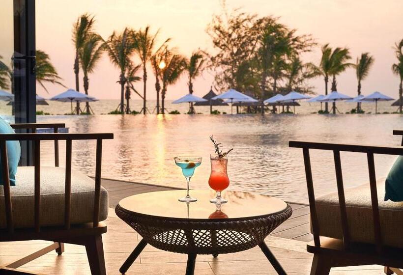 اتاق سوپریور با تخت بزرگ, Mövenpick Resort Waverly Phu Quoc