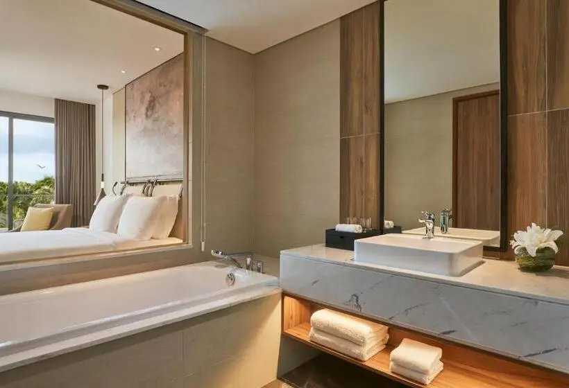 اتاق سوپریور با تخت بزرگ, Mövenpick Resort Waverly Phu Quoc