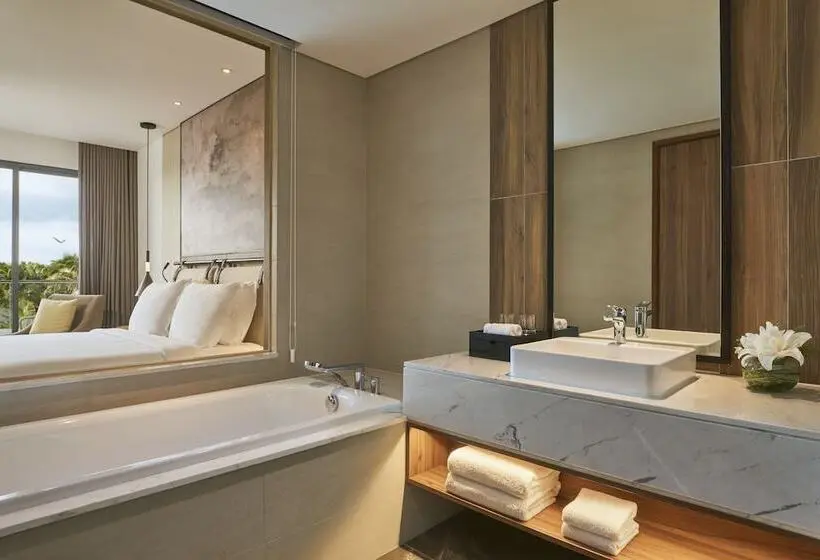 اتاق سوپریور با چشم‌انداز باغ, Mövenpick Resort Waverly Phu Quoc