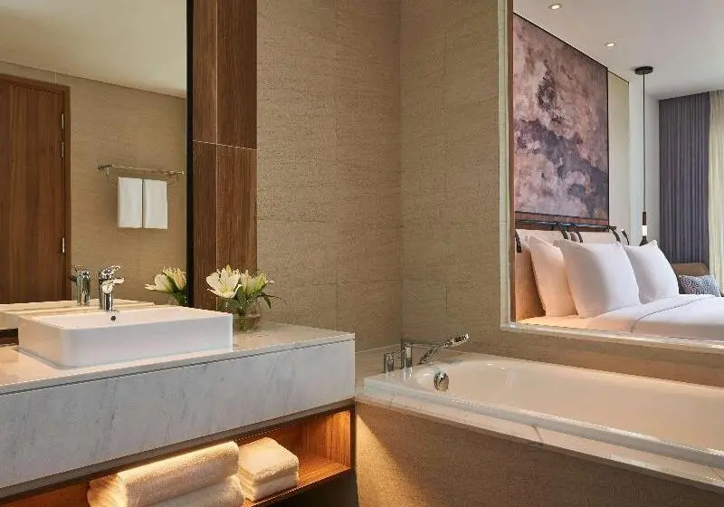 اتاق لوکس خانوادگی, Mövenpick Resort Waverly Phu Quoc