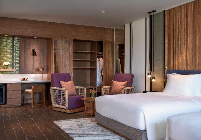 اتاق لوکس خانوادگی, Mövenpick Resort Waverly Phu Quoc