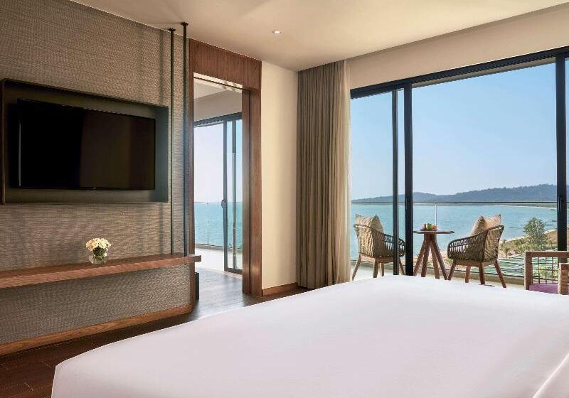 سوییت با چشمانداز دریا, Mövenpick Resort Waverly Phu Quoc