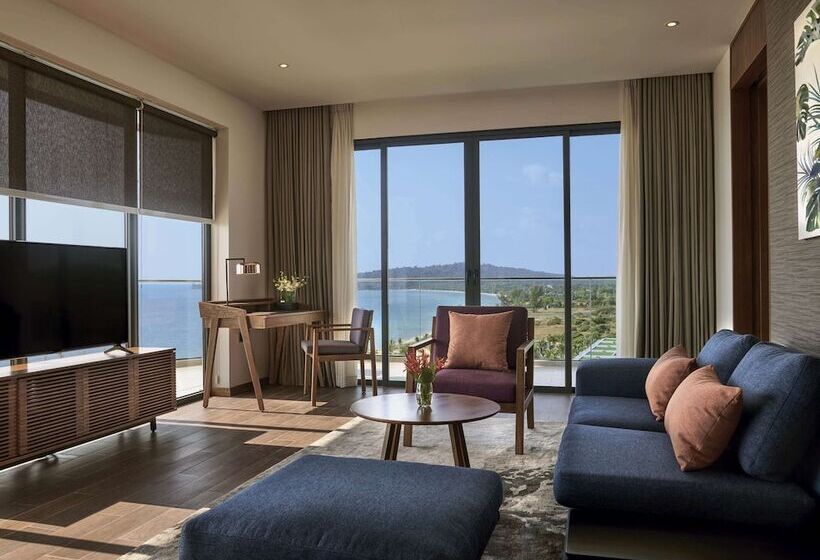 سوییت با چشمانداز دریا, Mövenpick Resort Waverly Phu Quoc