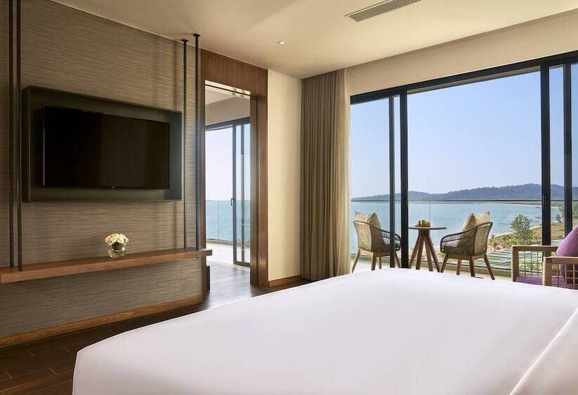 سوییت با چشمانداز دریا, Mövenpick Resort Waverly Phu Quoc