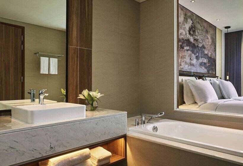 اتاق سوپریور با چشمانداز دریا و بالکن, Mövenpick Resort Waverly Phu Quoc