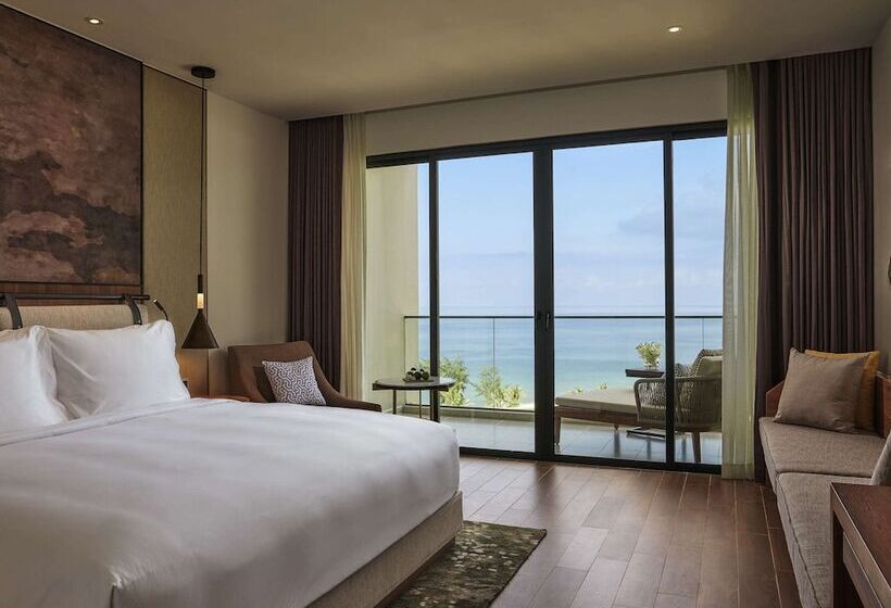 اتاق سوپریور با چشمانداز دریا و بالکن, Mövenpick Resort Waverly Phu Quoc